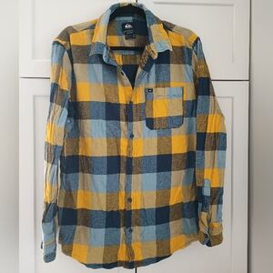 Quicksilver Men's Flannel Long sleeve button up shirt